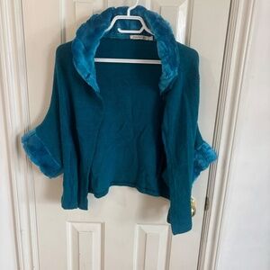 vintage 80s/ 90s cape open jacket furry top